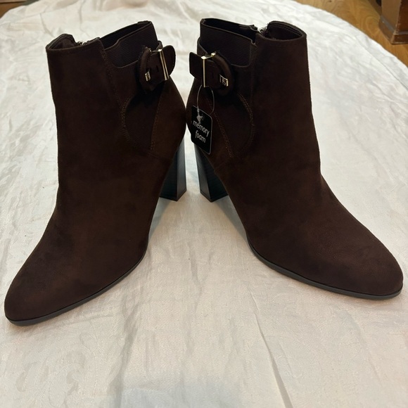 NWT Liz Claiborne Brown Faux Suede Ankle Boots, Size 10 - Picture 1 of 16